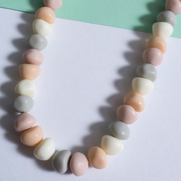 🌼 Vintage pastel matte beaded necklace + bracelet set - Picture 5 of 8